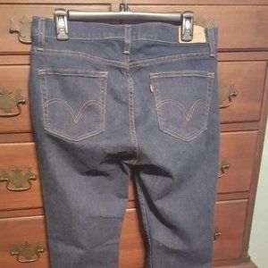 Women's Levi Jeans Size 14 medium